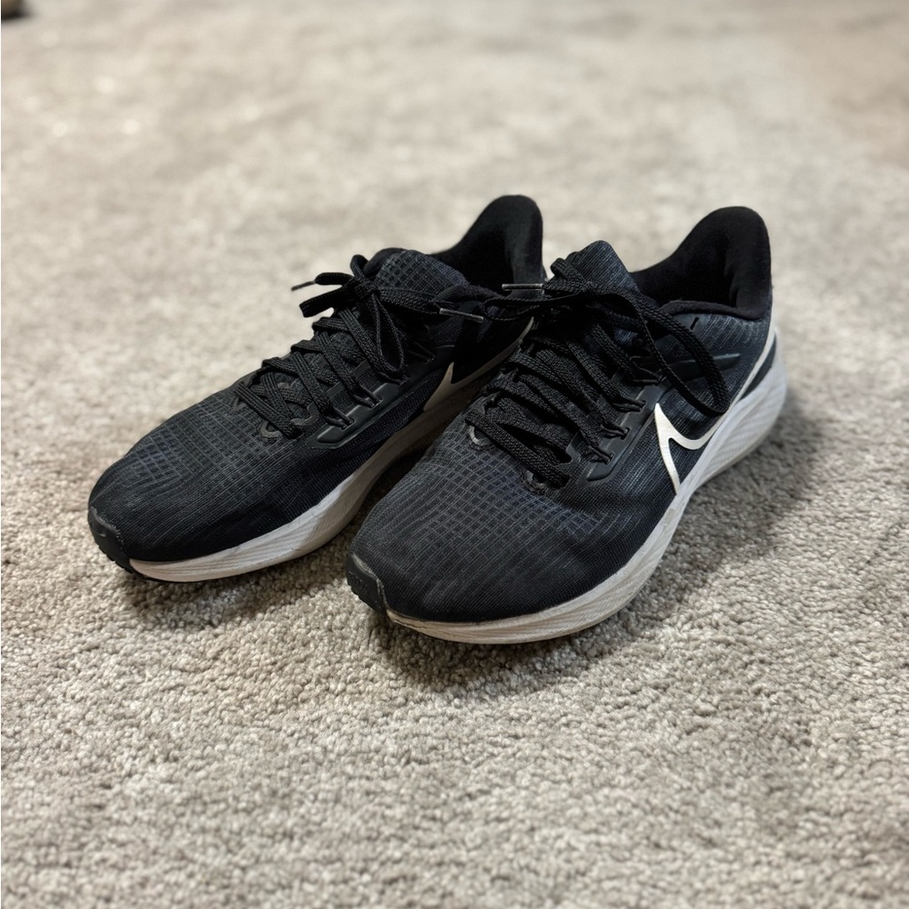 Nike Black and White Athletic Shoes